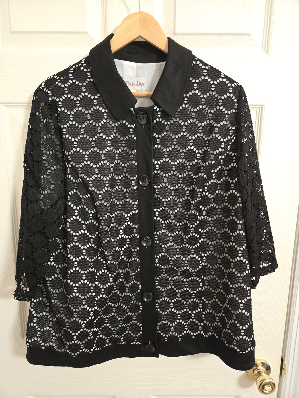 Black And White Lace Button-Front Women's Top - TanJay Size 18